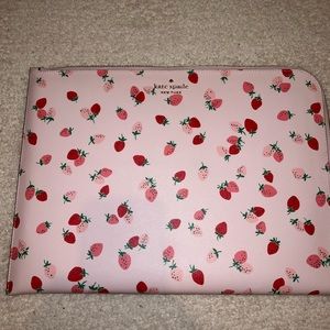 🍓Kate Spade Laptop Case🍓